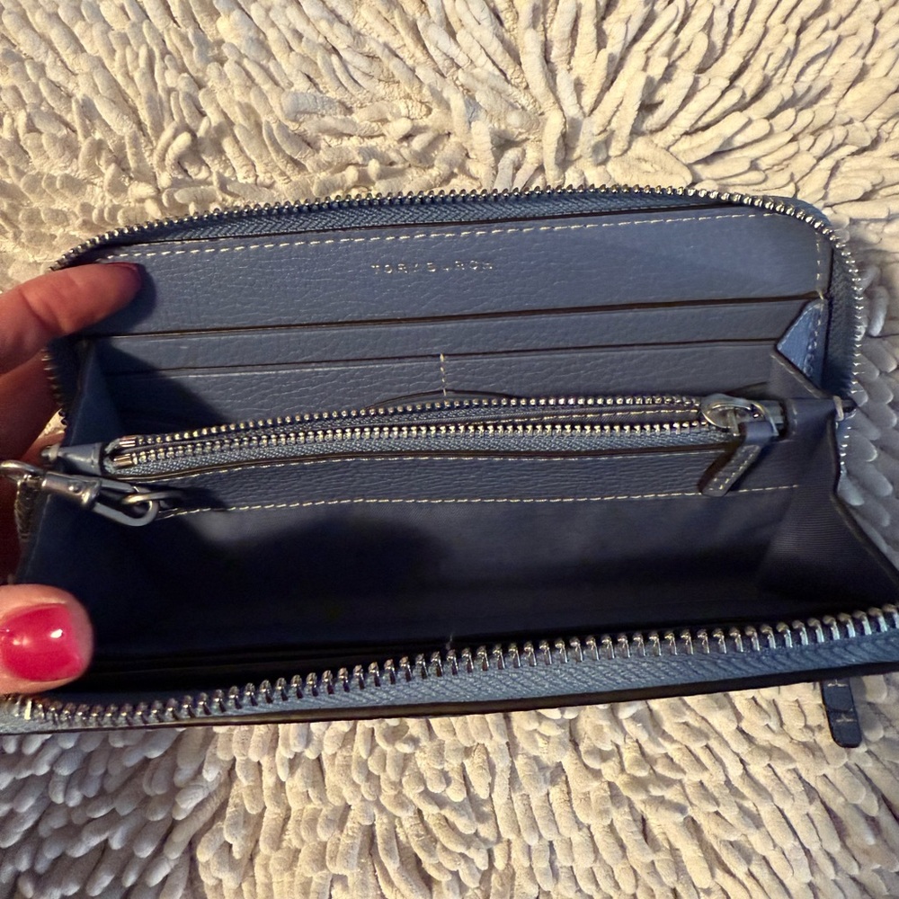 Tory Burch Blue Wallet Luxurious Pebbled Leather - Picture 4 of 7